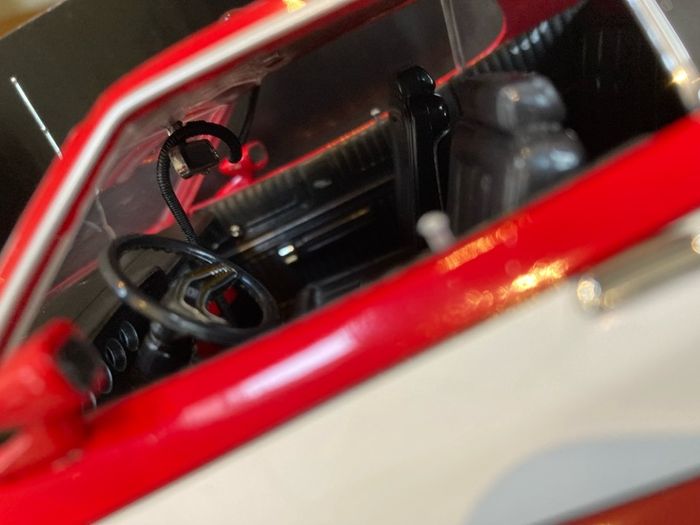 Ford Gran Torino Scale 1/18 Starsky & Hutch 2