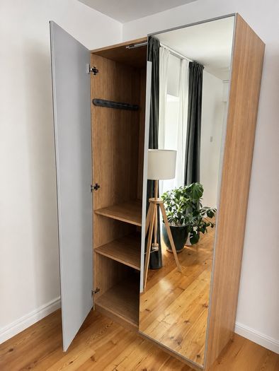 ikea wardrobe (H220cm x W100cm x D60cm)