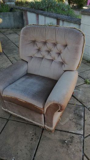 Recliner Chesterfield Style
