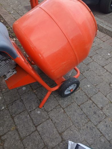 Cement mixer