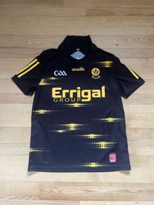 Official O'Neills 2022 Derry GAA Goalkeeper Jersey - Men's Small