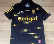 Official O'Neills 2022 Derry GAA Goalkeeper Jersey - Men's Small