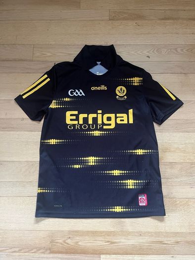 Official O'Neills 2022 Derry GAA Goalkeeper Jersey - Men's Small