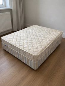 double bed with matress