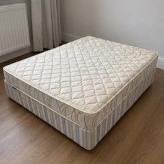 double bed with matress