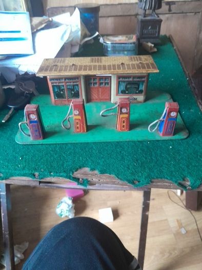 1930 garage toy tin plate
