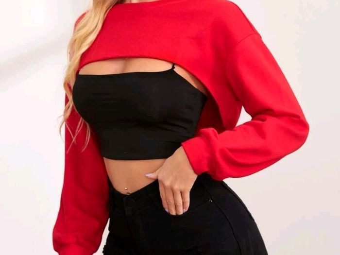 Red Drop Shoulder Super Crop Pullover, size 10