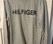 Tommy Hilfiger grey t shirt