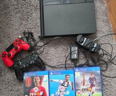 PlayStation Sony PS4 bundle with games charger and controller