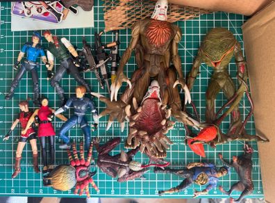 ToyBiz Resident Evil figure lot