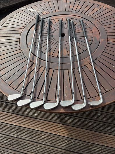 Taylormade Sim 2 max irons 5-pw &sw