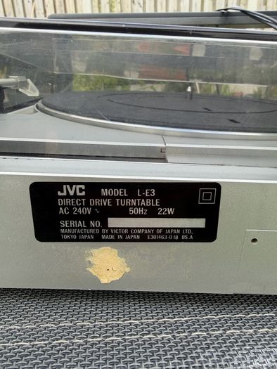 JVC L-E3 linear tracking turntable