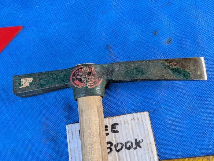 Hammer / Axe by Leborgne