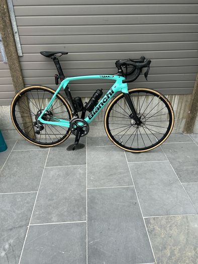 Bianchi Oltre XR3 Road Bike