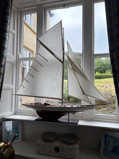 Sail boat model