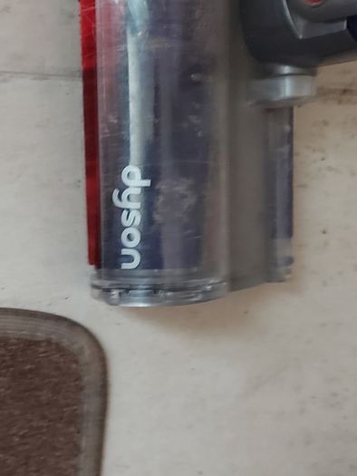 DYSON CYCLONE Vacuum Cleaner, excellent battery and in very good condition