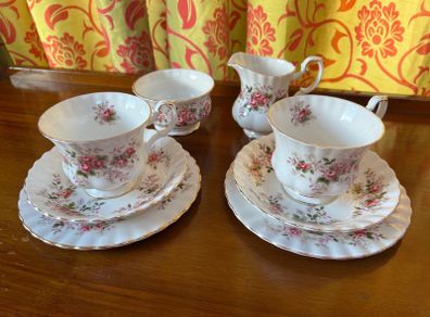 Royal Albert Lavender Rose Tea Set (8 items/pieces)