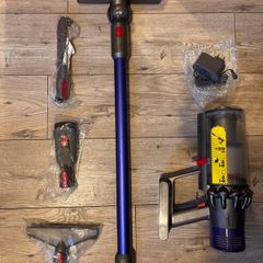 Dyson V10(Like New)