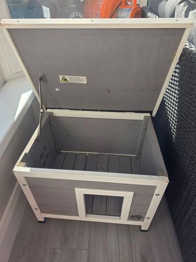 cat house both indoor and outdoor