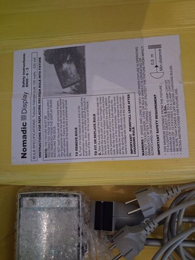 Postage - Pair of SLT SL-2001 150w Display Lights with Power Cables