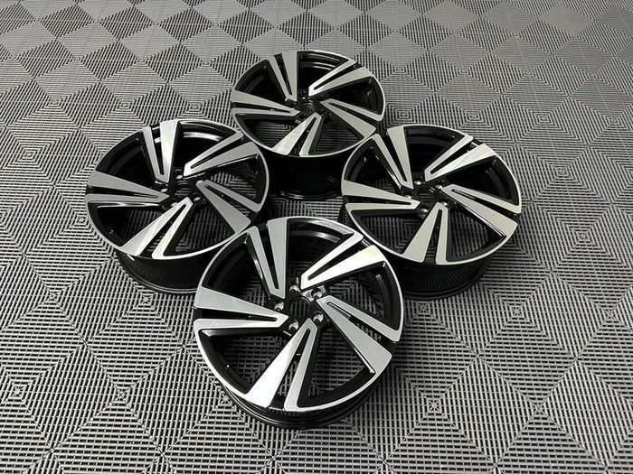 19" Inch Vw Nevada Style Alloy Wheels Golf MK6 MK7 MK8 Audi A3 Q3 Caddy Passat Skoda Octavia 5x112