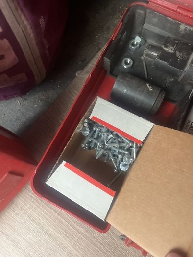 Hilti masonry nail gun in good condition, no use for it