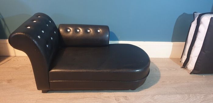 Dog bed chaise / lounge