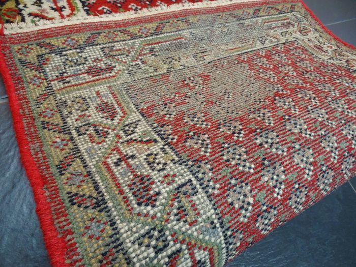 Superb P.ersian Sarough Rug 2.75m x 0.8m (H)