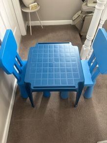 kids table & chairs