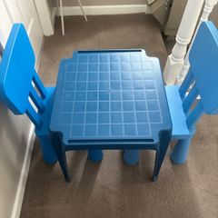 kids table & chairs