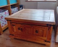coffee table with pull out storage drawer