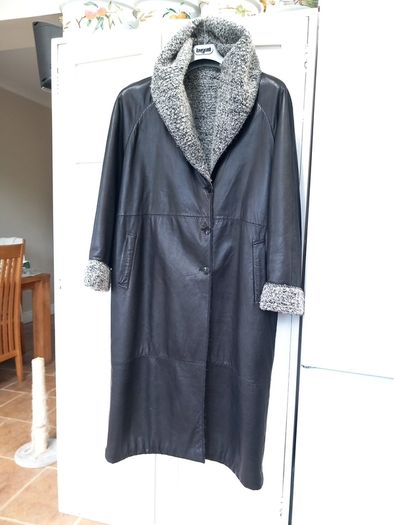 "Erre" Genuine Leather Coat Black.  Fully Lined  With Mohair/Wool/Acry.  Made in Italy
