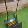 hand propelled lawnmower Image 3
