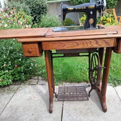 Vintage Singer Sewing Machine