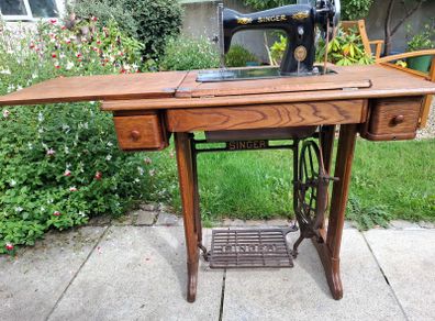 Vintage Singer Sewing Machine