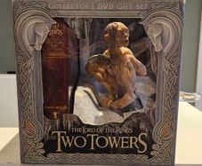 Lord of the Rings, The Two Towers, Collector's DVD Set with Gollum Statue