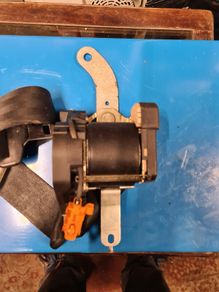 Nissan micra seat belt