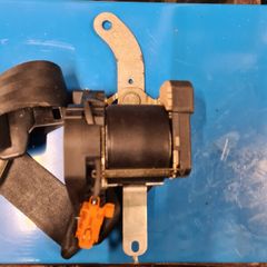 Nissan micra seat belt