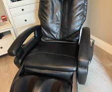 Alpha Techno AT-599i Luxury Massage Chair  Black