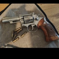 highly collectable Kokusai Smith & Wesson Combat Magnum .357. 1970s plug fire cap gun(film prop)