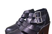 New Pair_Chunky Sandals by Primark