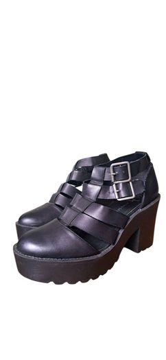New Pair_Chunky Sandals by Primark