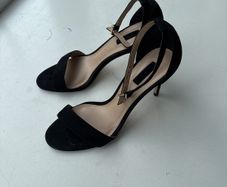 ladies black sandals