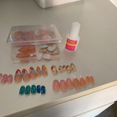 Fake nails and glue