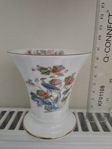 Wedgwood Kutani Crane Bone China Vase