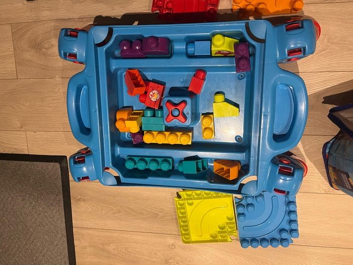 MEGA Bloks Building Blocks Build 'N Learn Table Blue and Red
