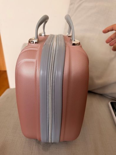 Makeup travel case