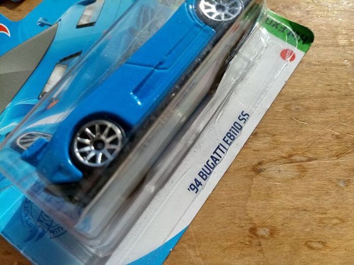 Hot Wheels '94 Bugatti EB110 SS