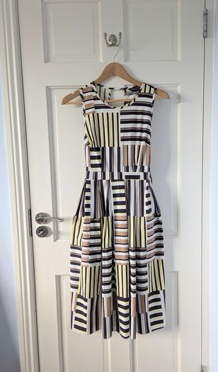 Dorothy Perkins Fit and Flare Dress Size 8