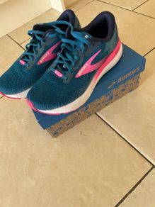 Brooks runners size 7.5